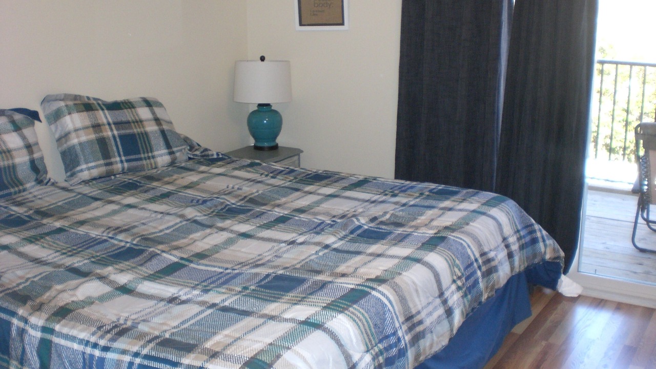Photo of Bedroom in Country Club Estates