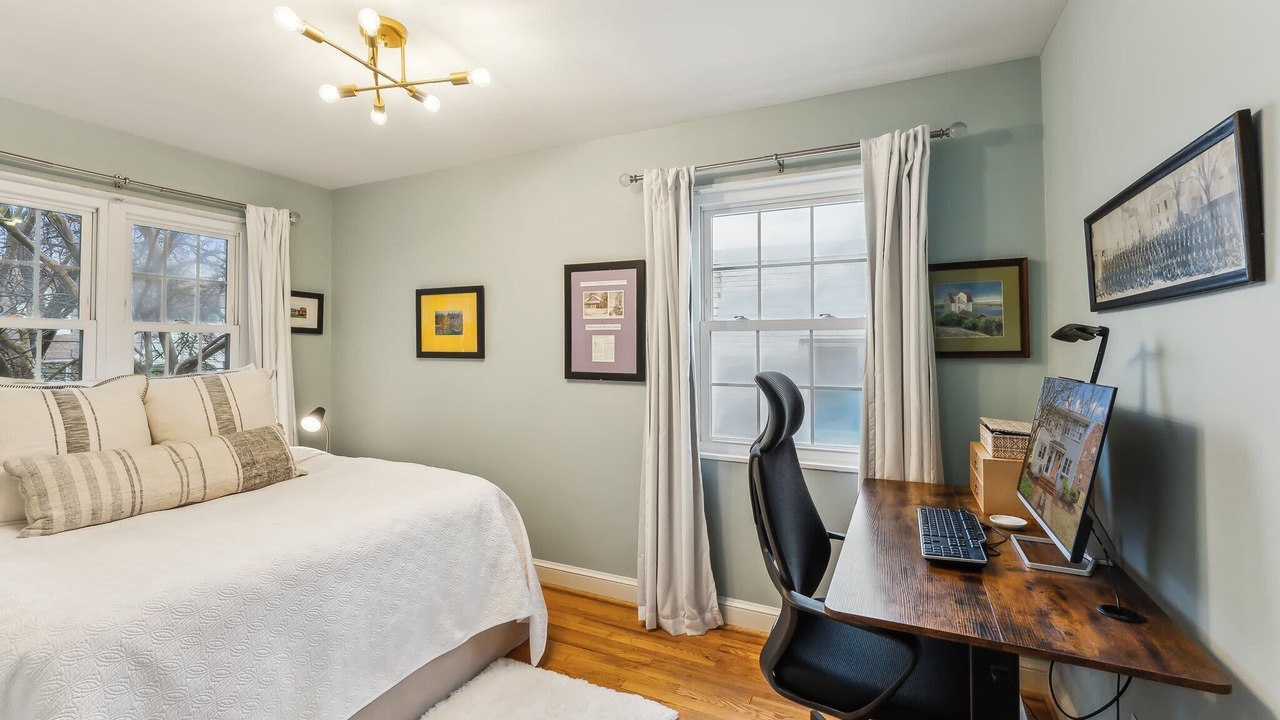 Photo of Bedroom in Del Ray