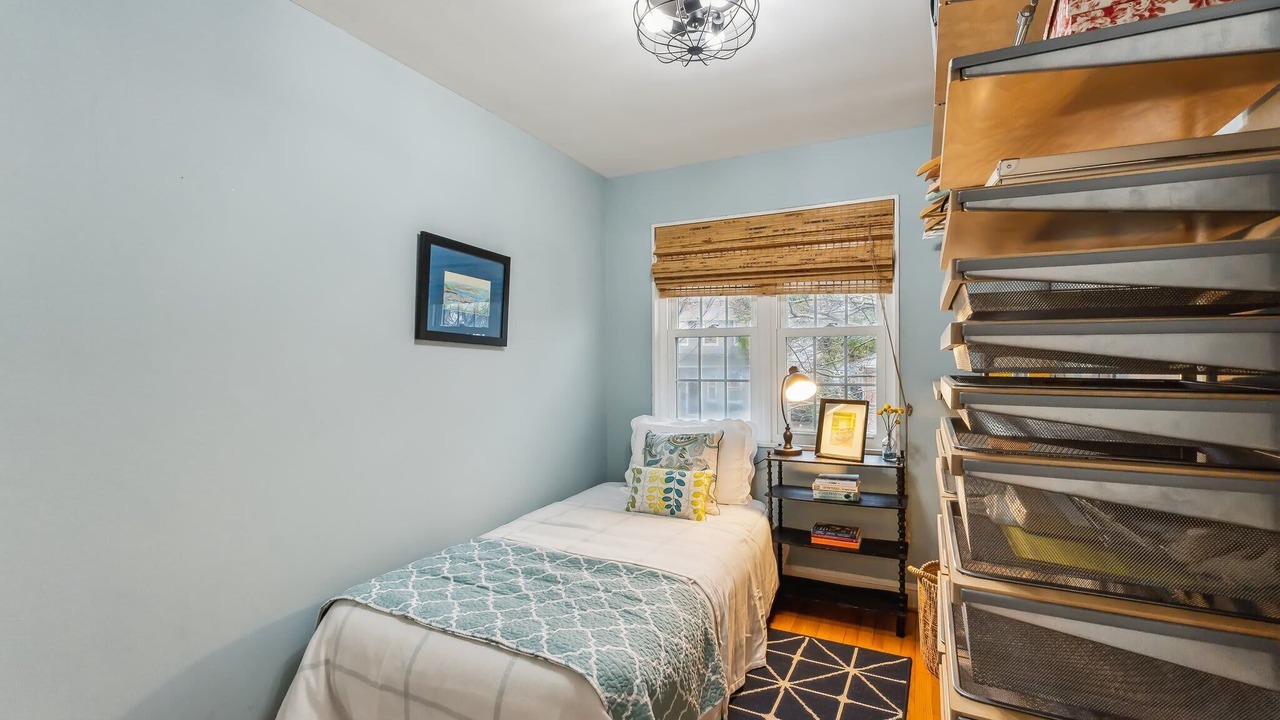 Photo of Bedroom in Del Ray