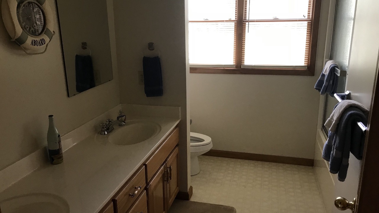 Photo of Bathroom in Byrdstown