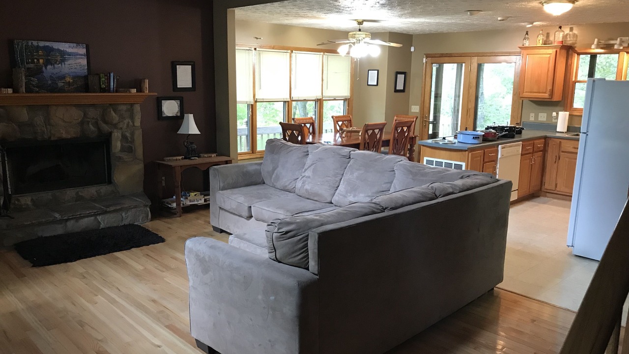Photo of Bedroom in Byrdstown