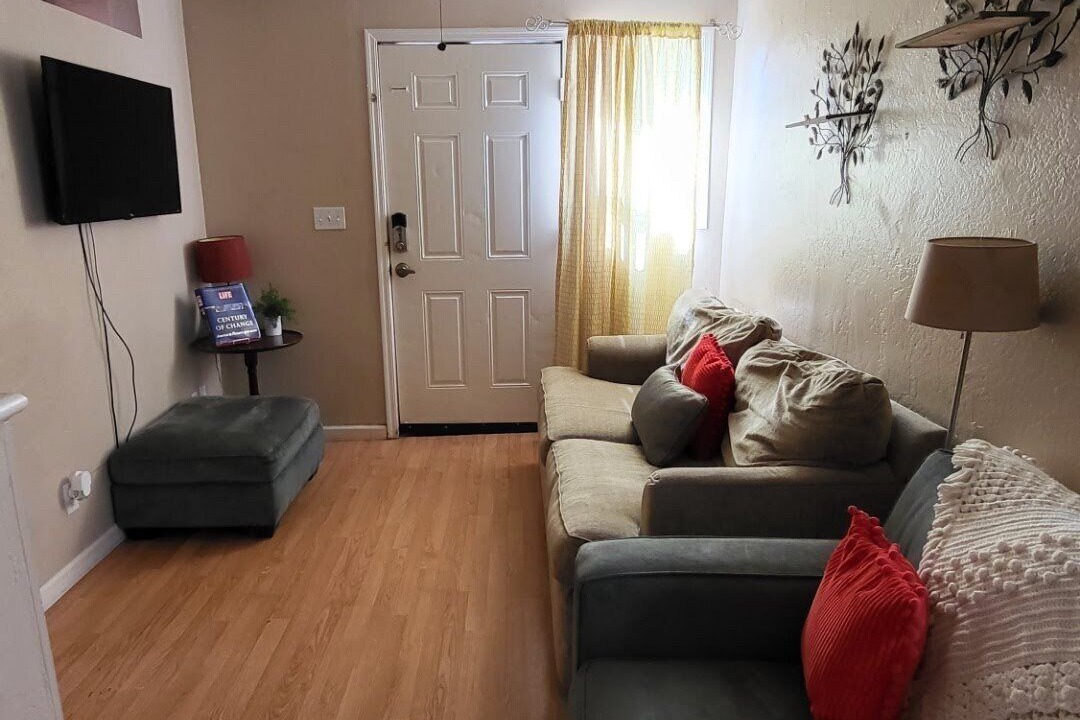 Photo of Livingroom in Garfield