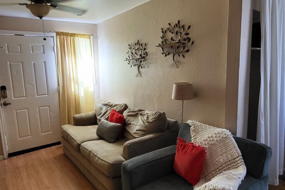 Photo of Livingroom in Garfield