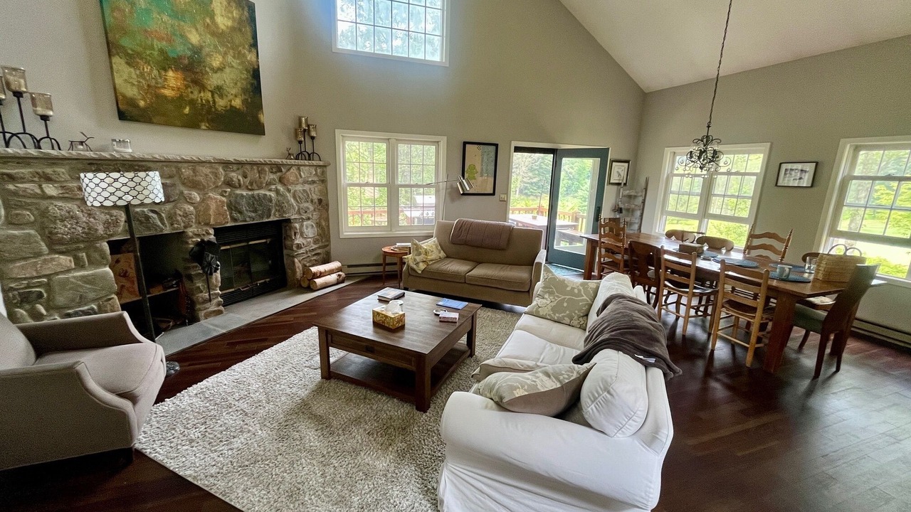 Photo of Livingroom in Canadensis