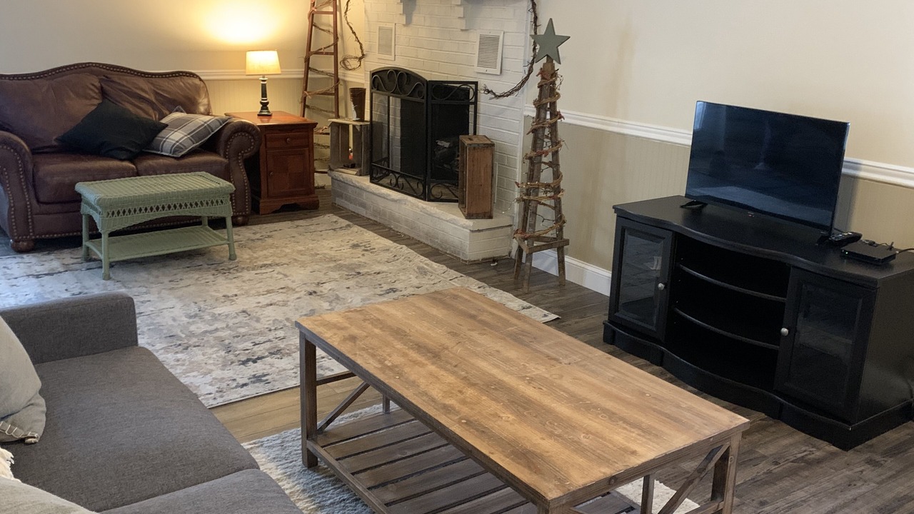 Photo of Livingroom in Briar Crest Woods
