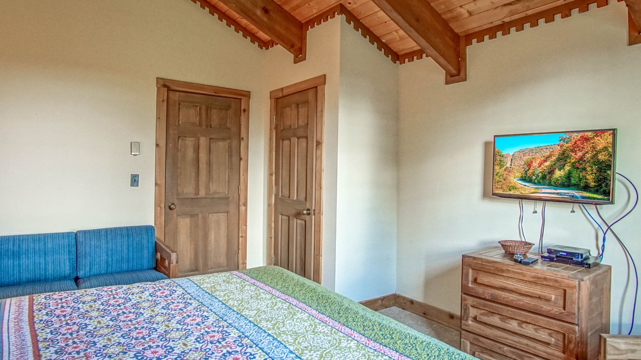 Photo of Bedroom in Snowshoe