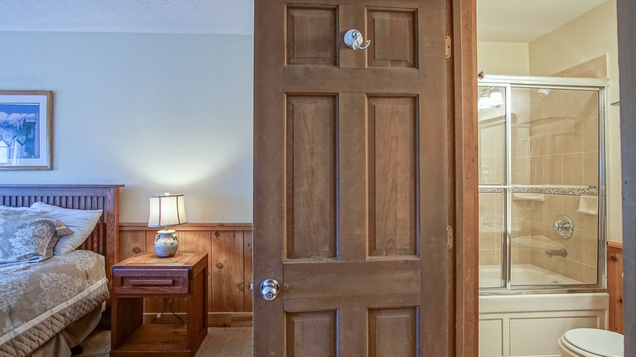 Photo of Bathroom in Snowshoe