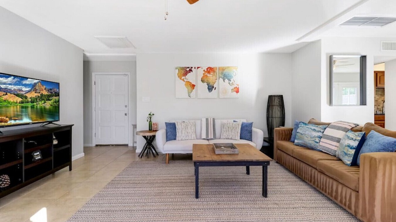 Photo of Livingroom in Scottsdale Estates Nine