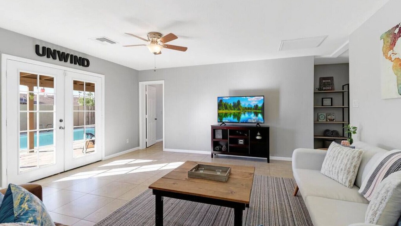 Photo of Livingroom in Scottsdale Estates Nine
