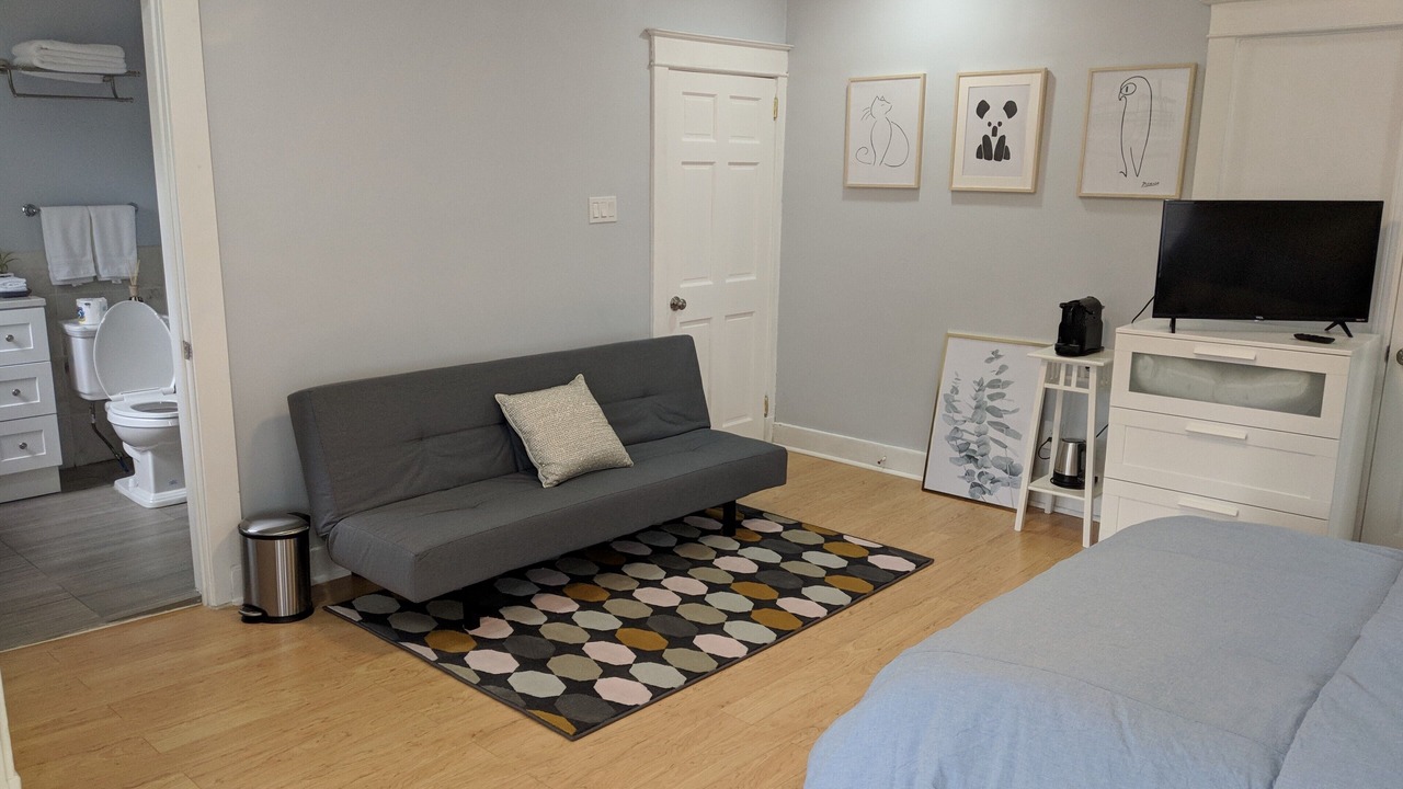 Photo of Bedroom in Squirrel Hill South