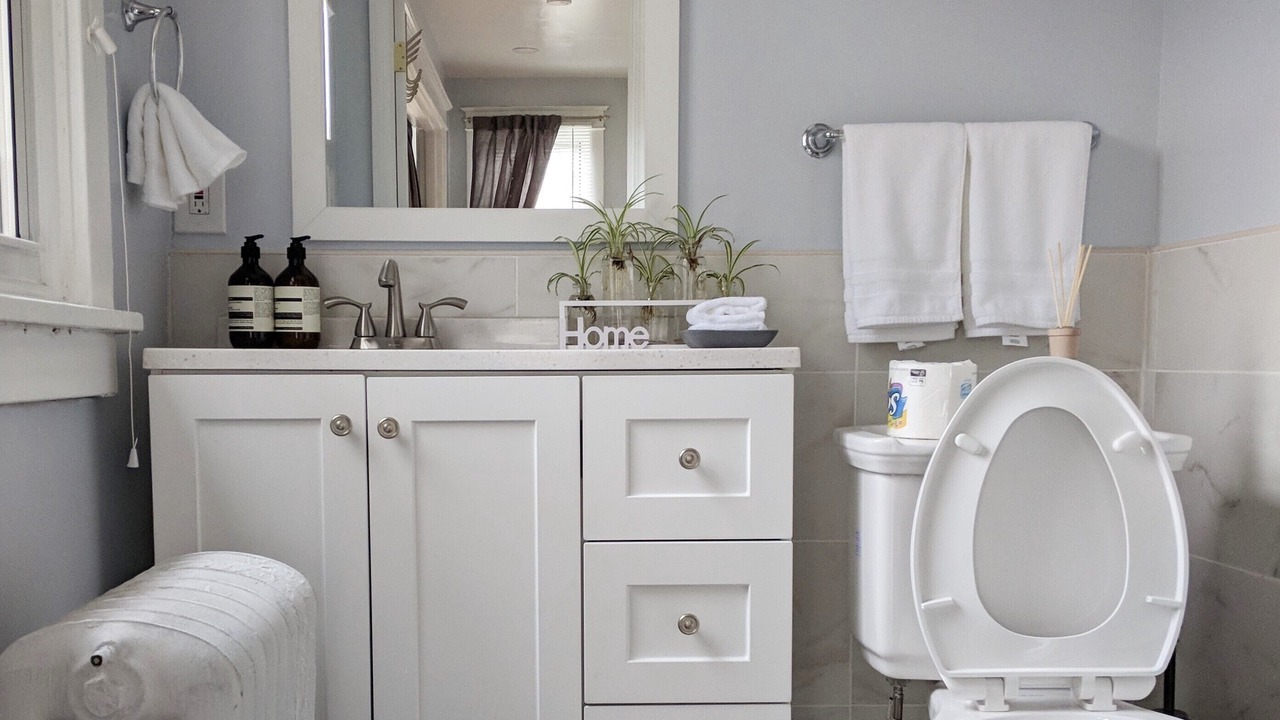 Photo of Bathroom in Squirrel Hill South