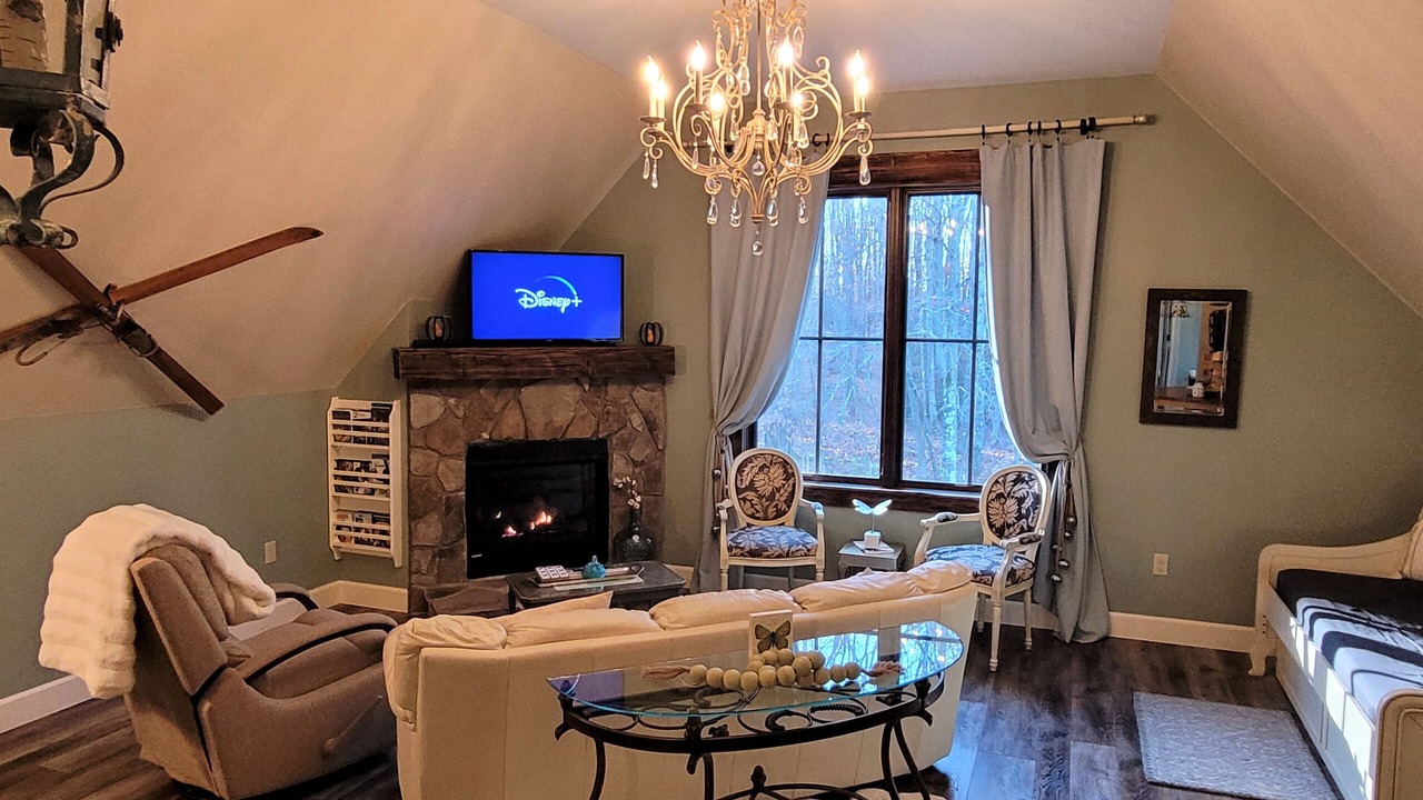 Photo of Livingroom in Accident