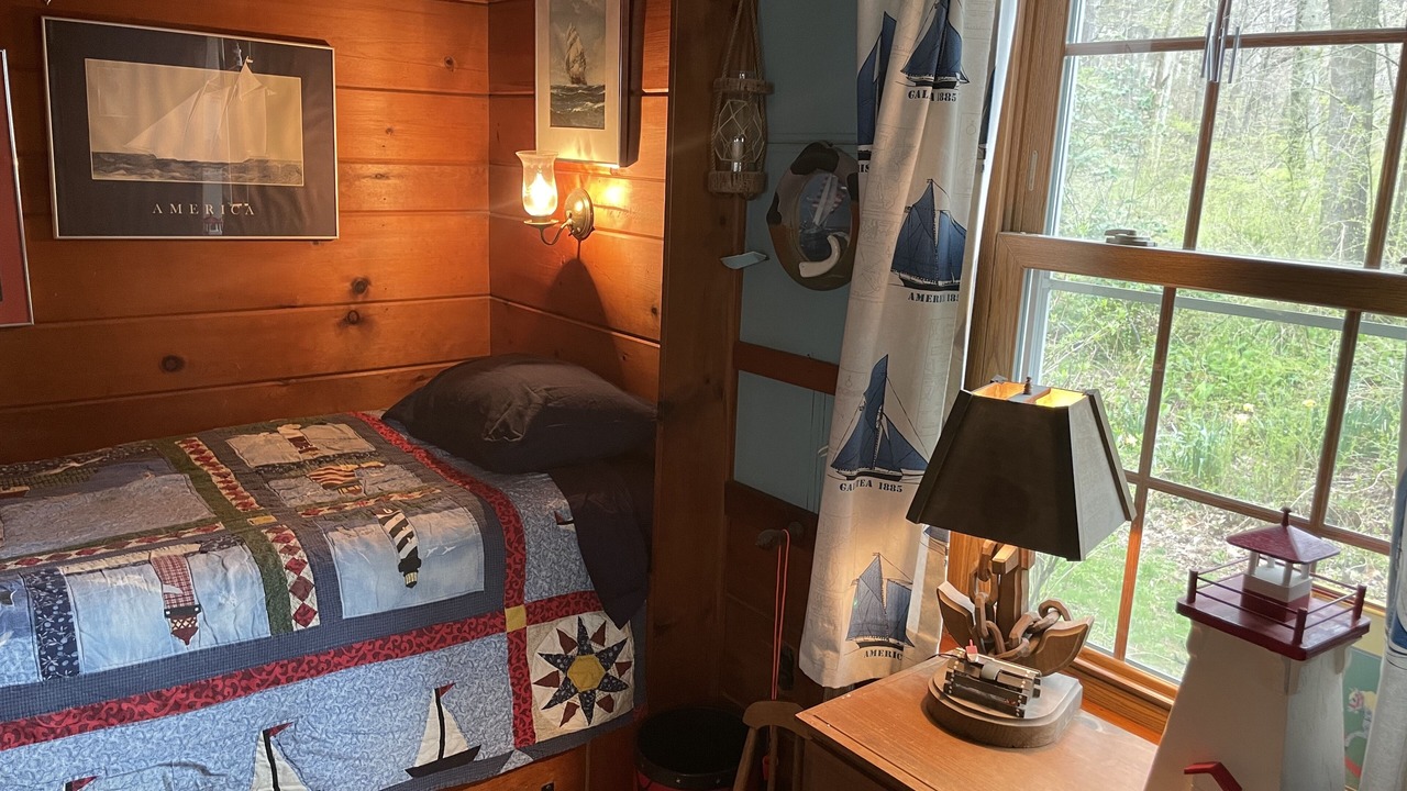 Photo of Bedroom in East Springfield