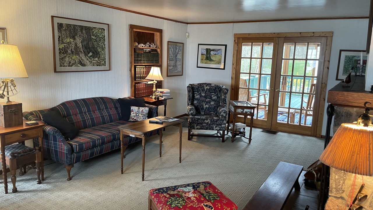 Photo of Livingroom in East Springfield