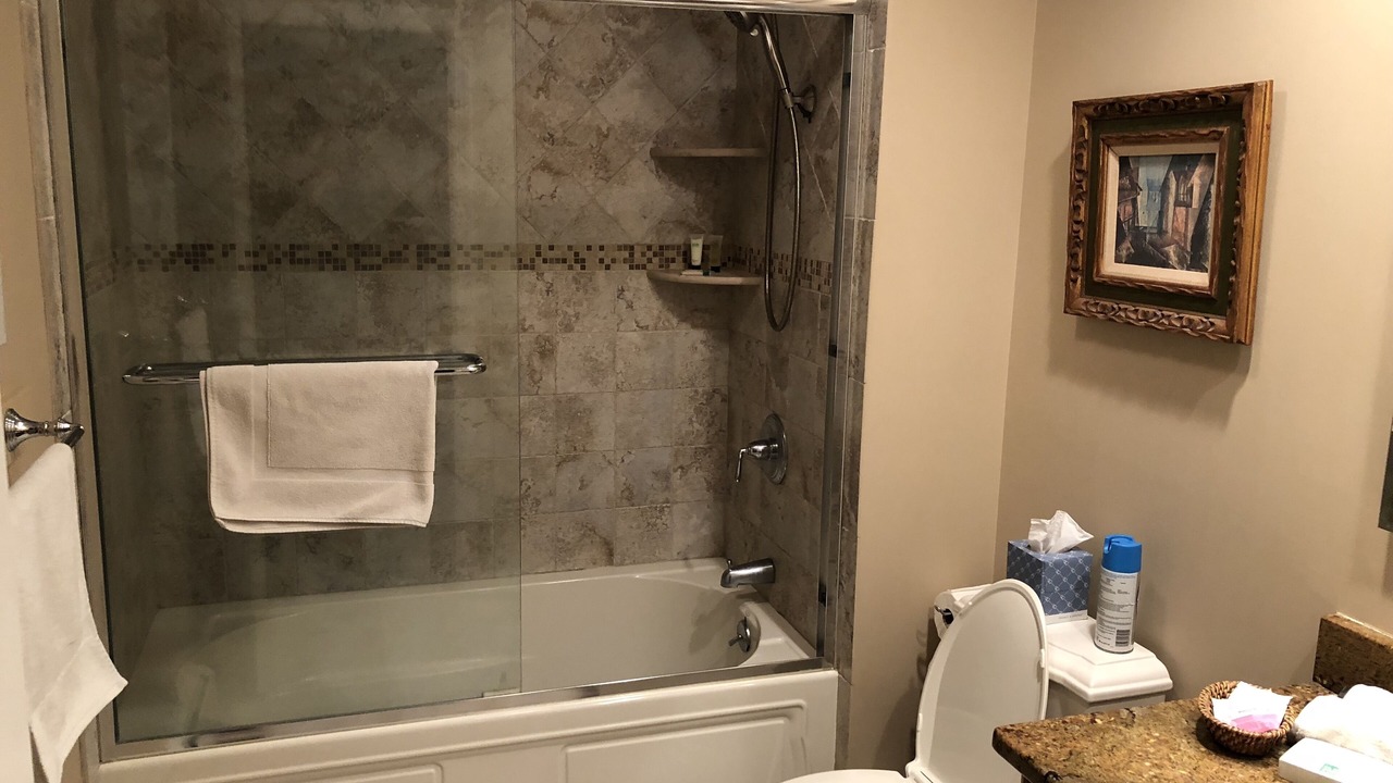 Photo of Bathroom in Glasser