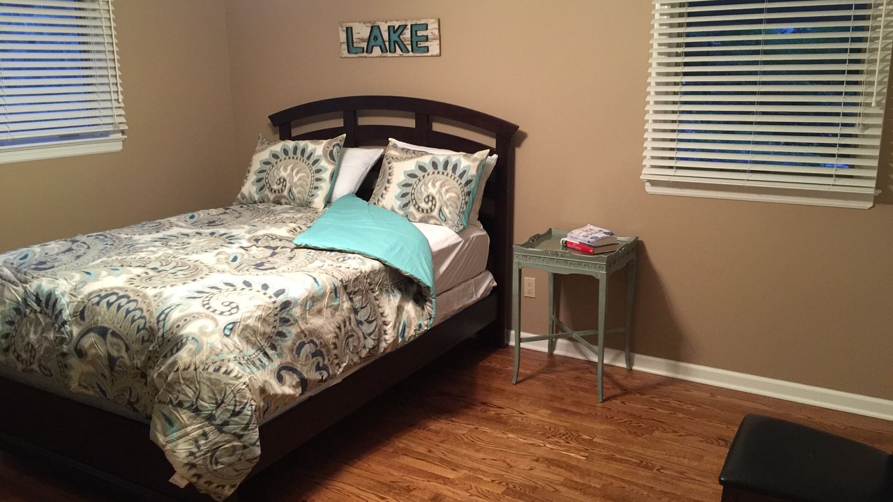 Photo of Bedroom in Glasser