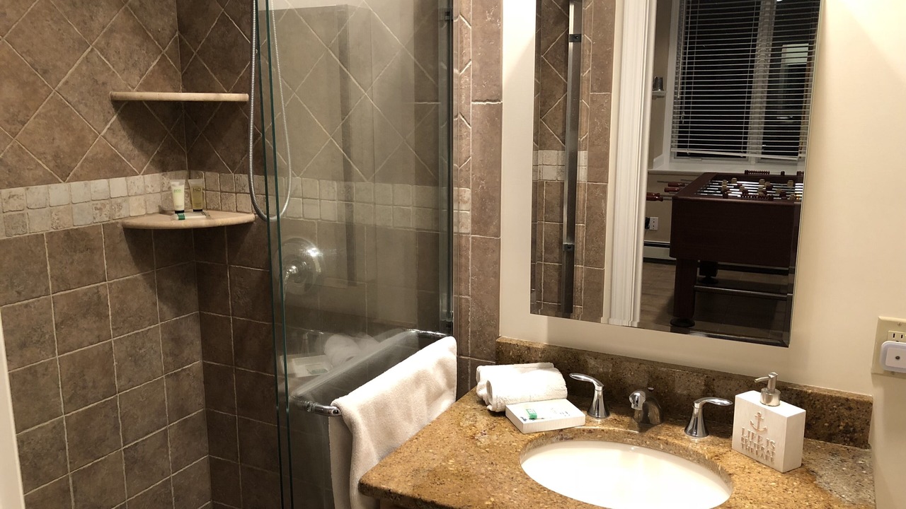 Photo of Bathroom in Glasser