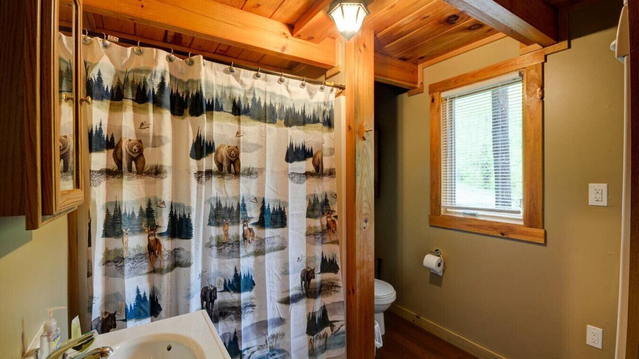 Photo of Bathroom in Campton