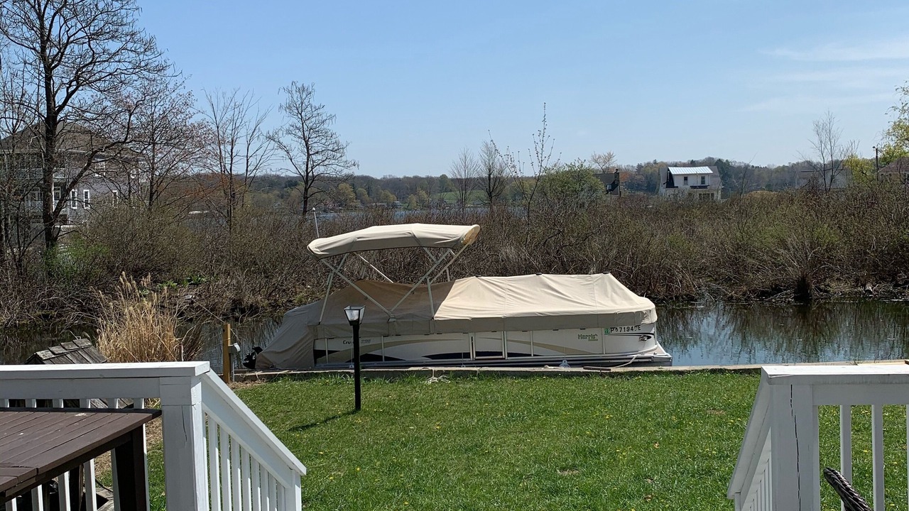 Photo of Patio Balcony in Conneaut Lakeshore