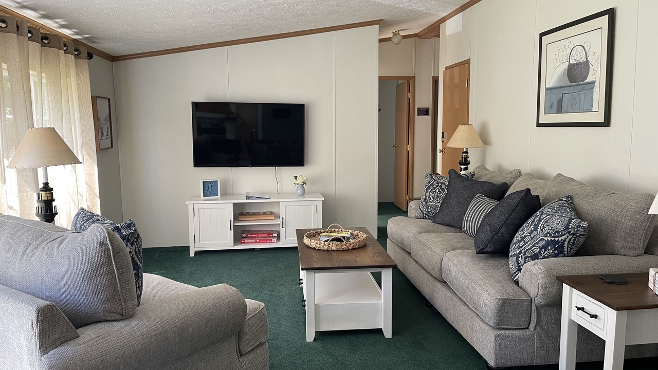 Photo of Livingroom in Conneaut Lakeshore