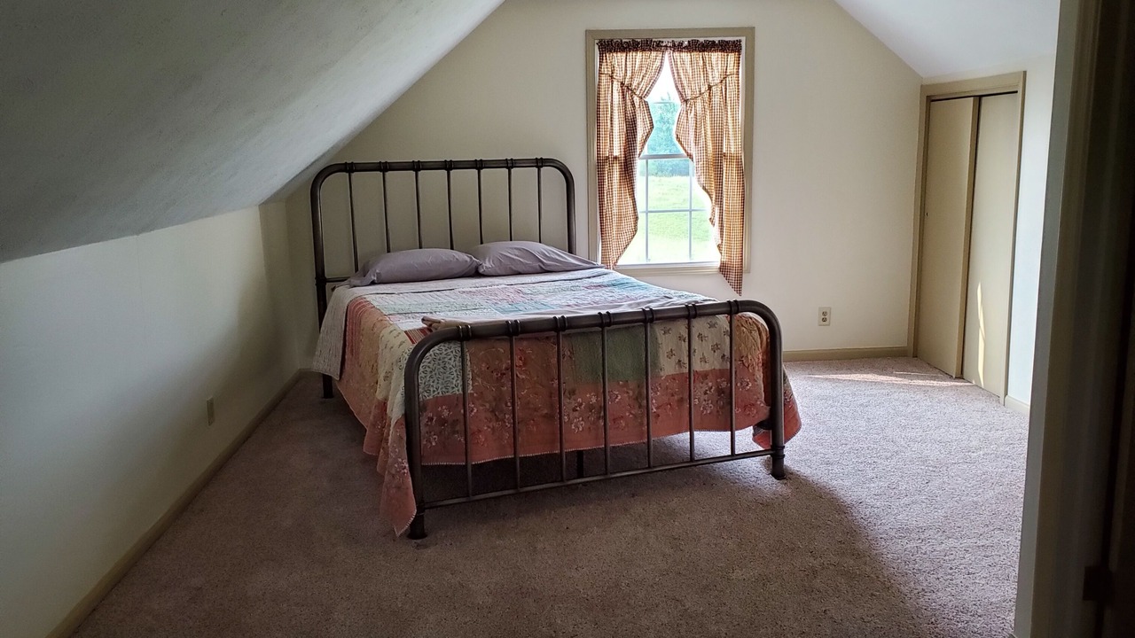 Photo of Bedroom in Laurelville