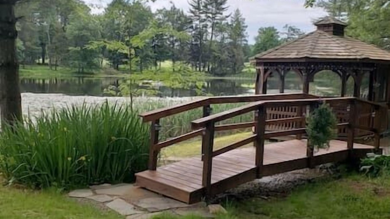 Photo of Outdoor in Huntington Mills