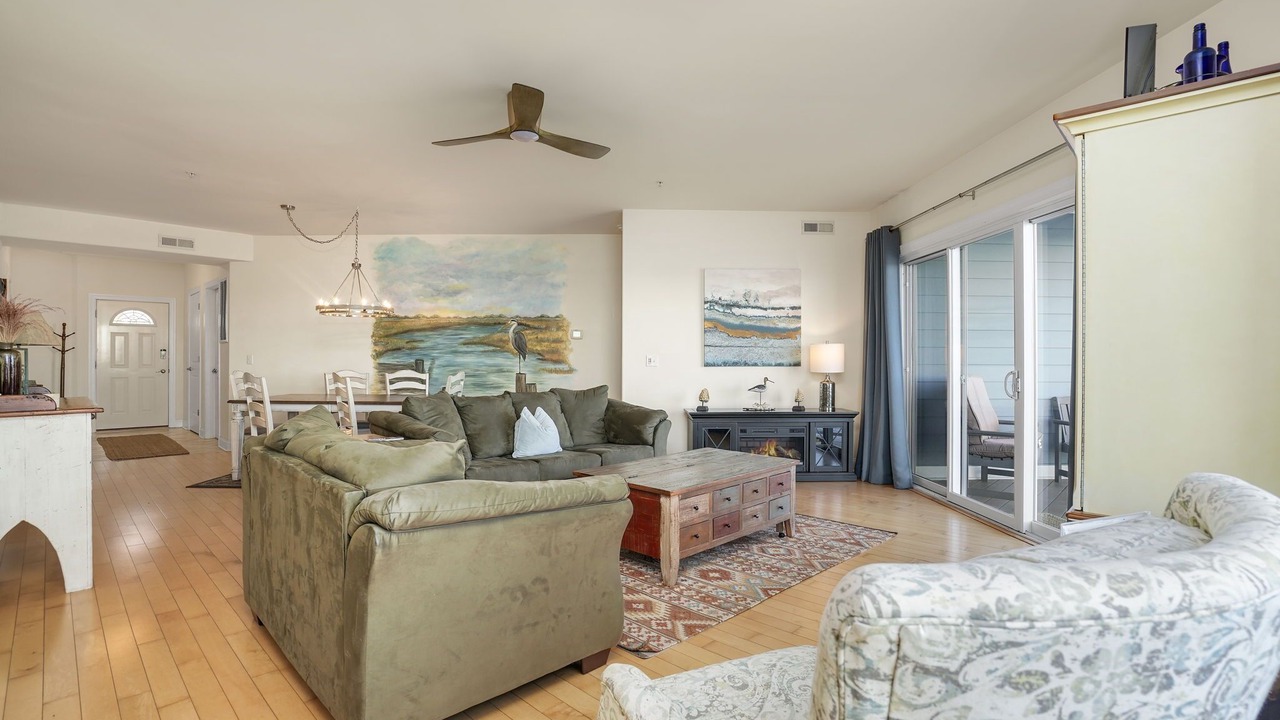 Photo of Livingroom in Deep Hole