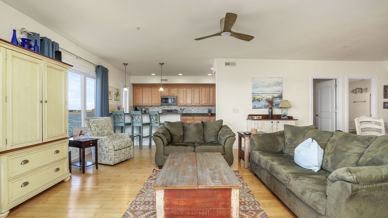 Photo of Livingroom in Deep Hole