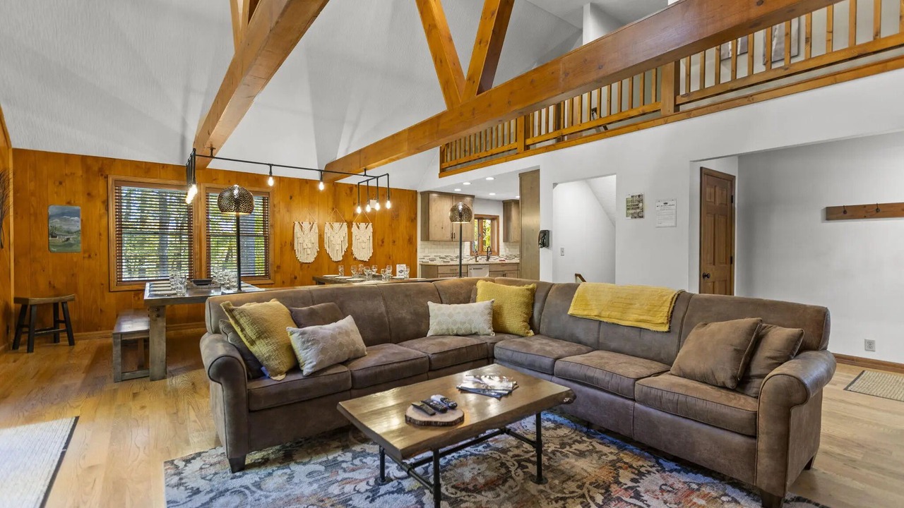 Photo of Livingroom in Rockbridge