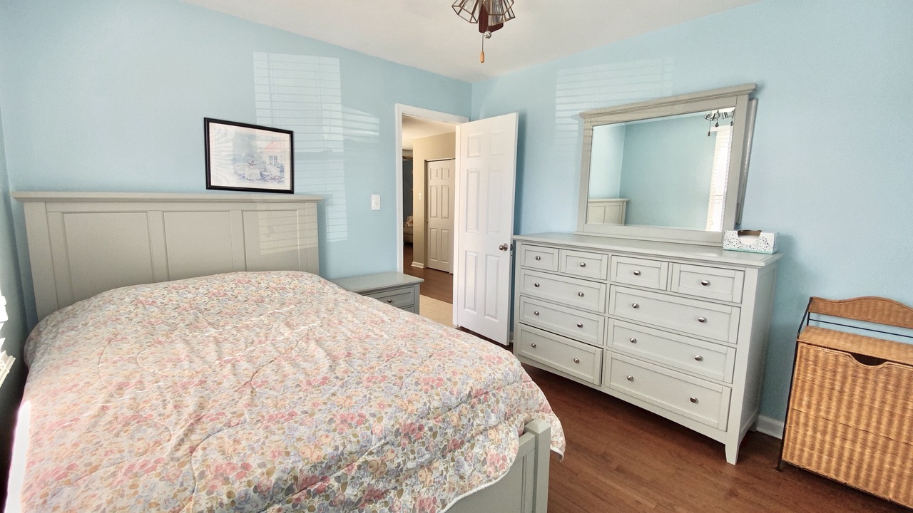 Photo of Bedroom in Avalon
