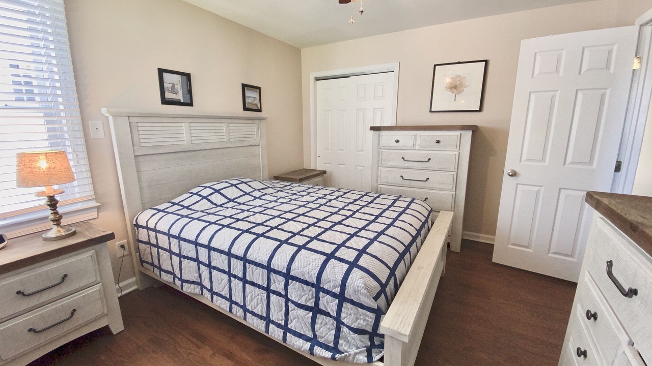 Photo of Bedroom in Avalon