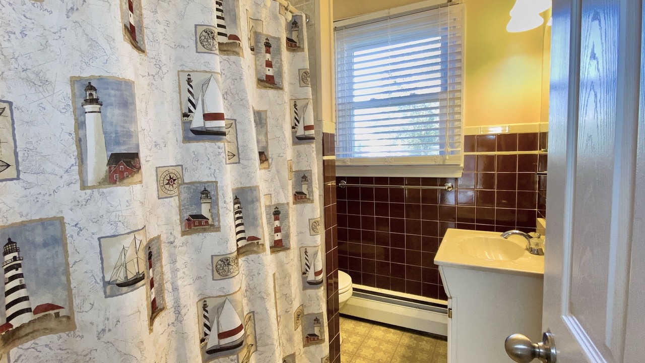 Photo of Bathroom in Avalon