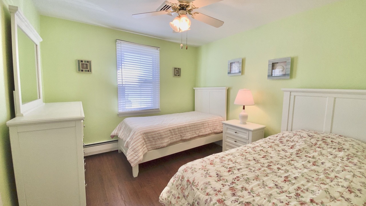 Photo of Bedroom in Avalon