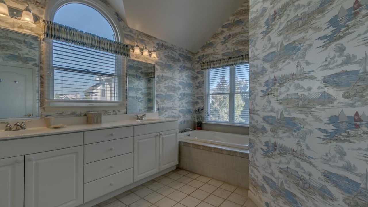 Photo of Bathroom in Avalon