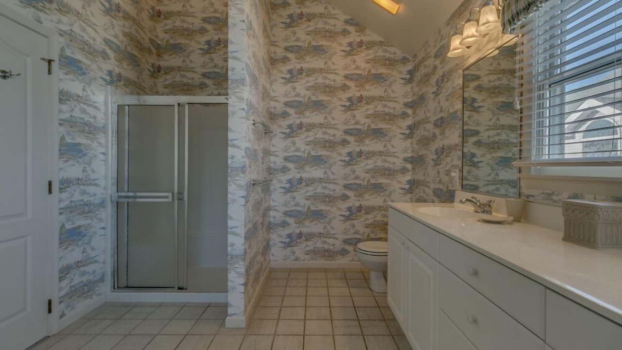 Photo of Bathroom in Avalon