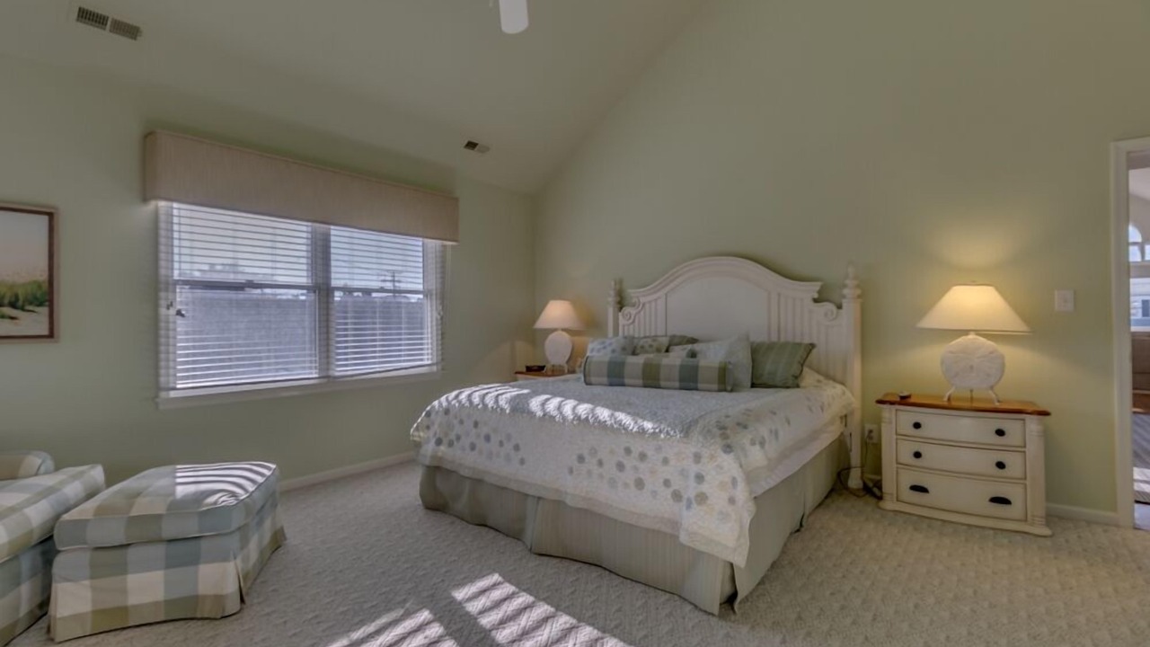Photo of Bedroom in Avalon