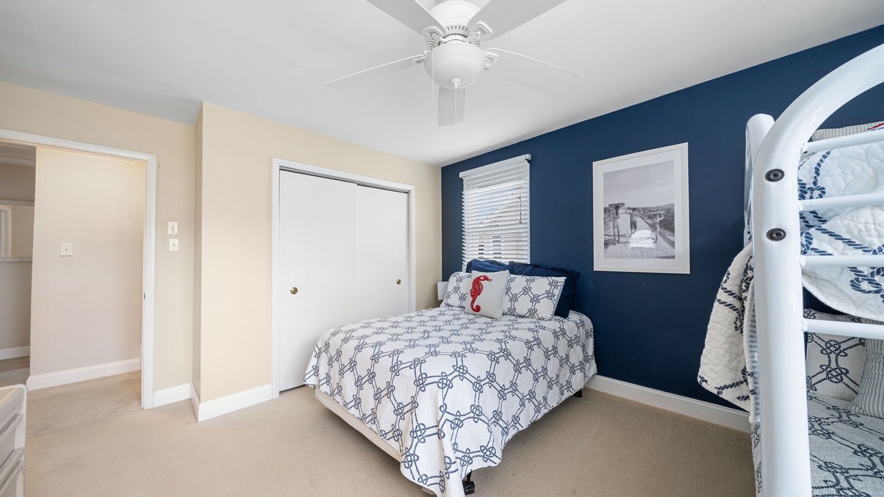 Photo of Bedroom in Avalon
