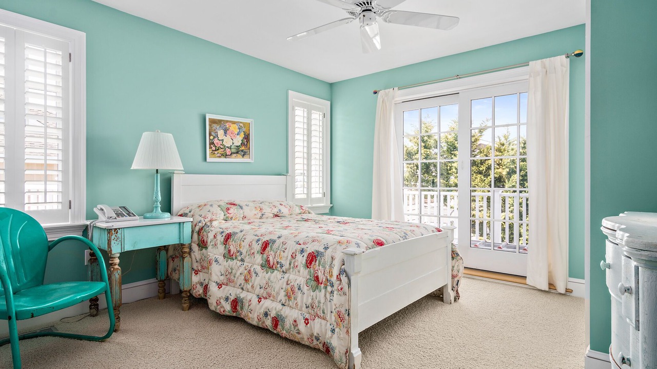 Photo of Bedroom in Avalon