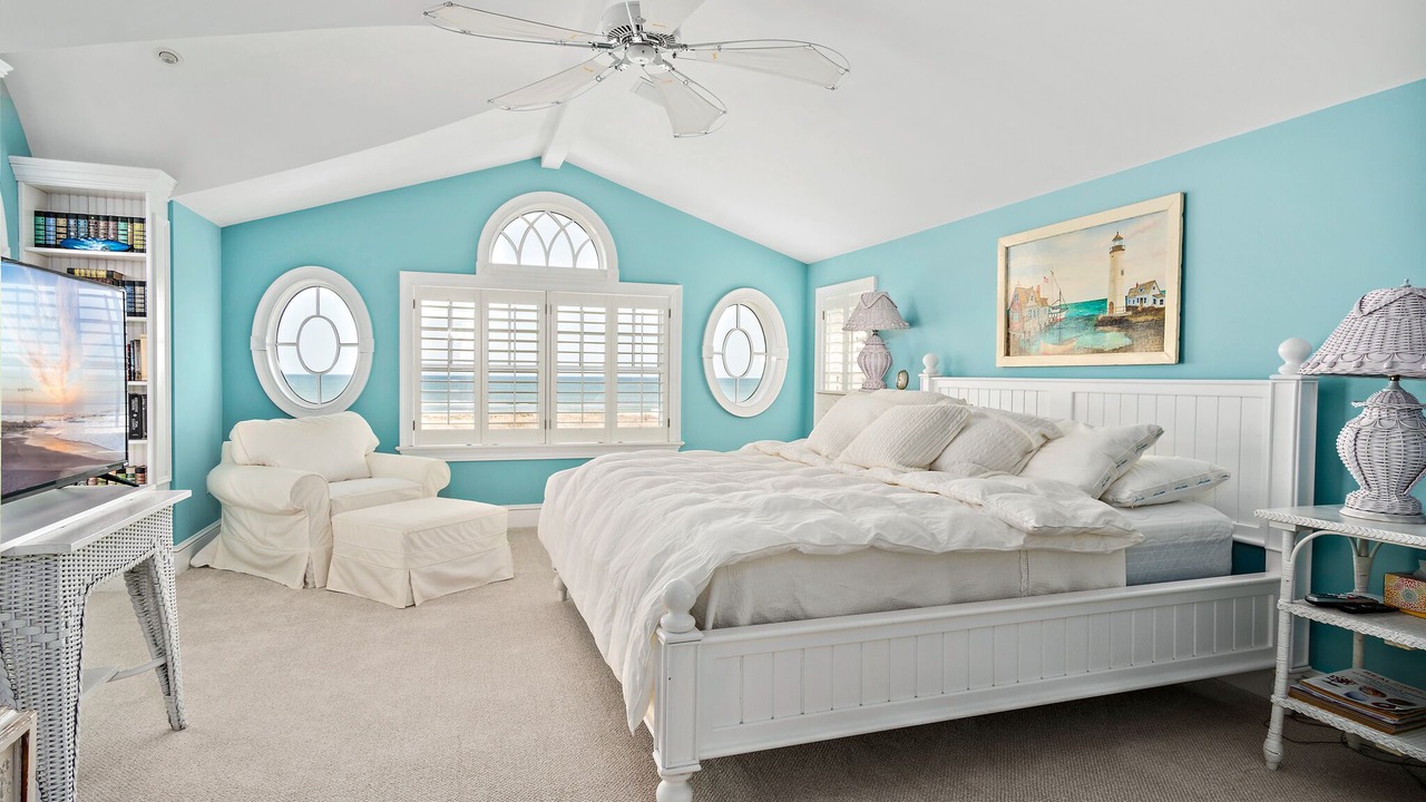 Photo of Bedroom in Avalon