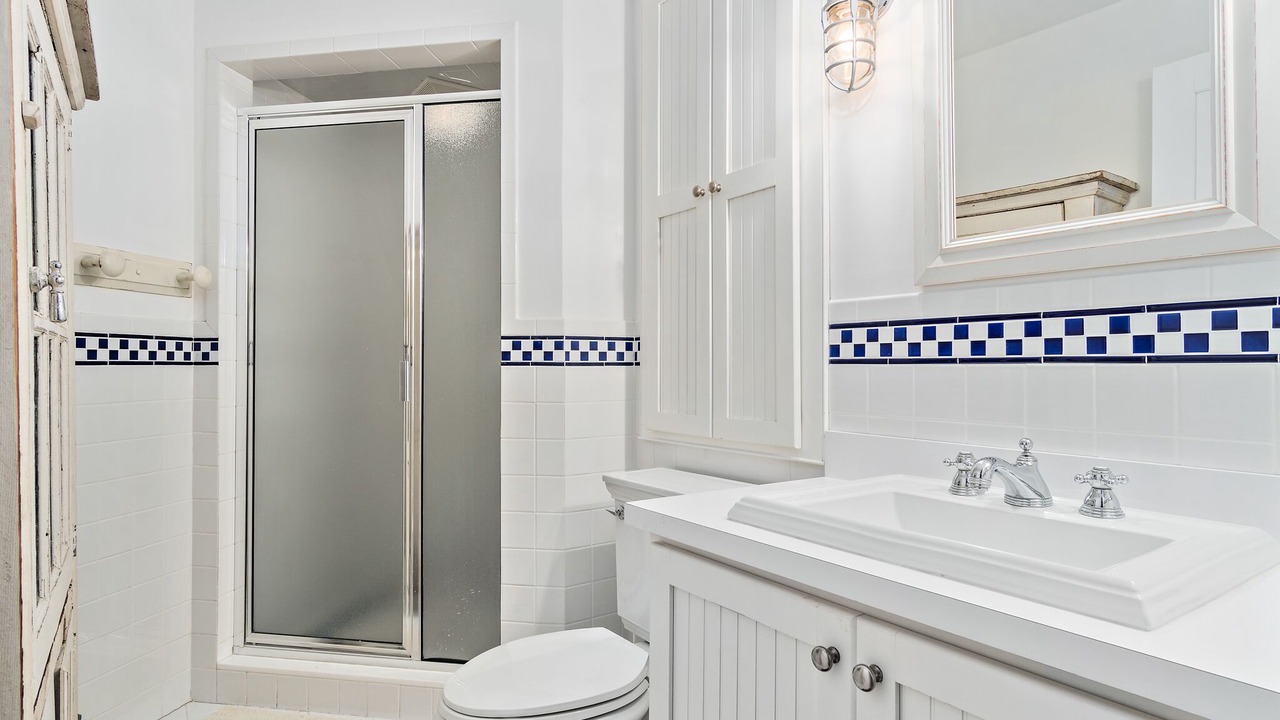 Photo of Bathroom in Avalon
