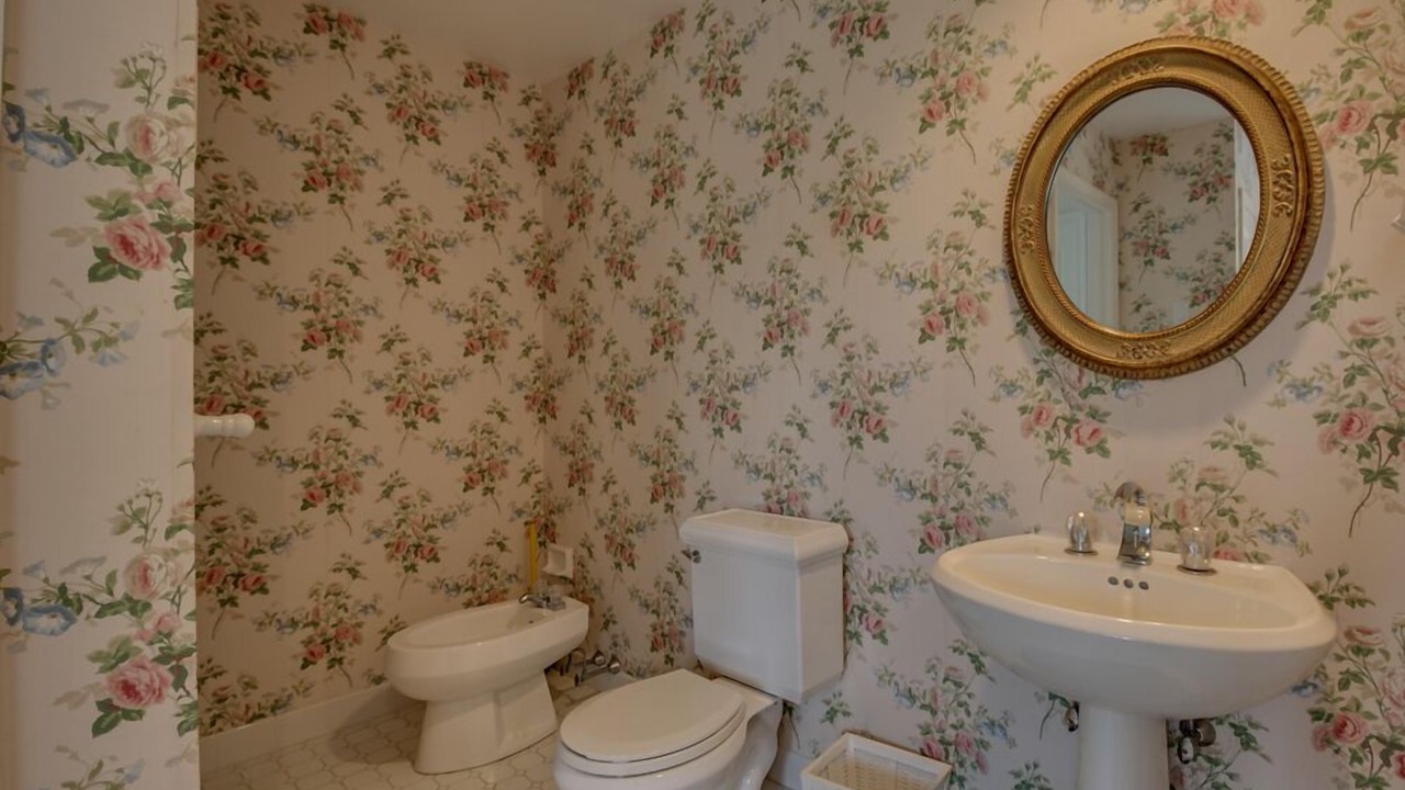 Photo of Bathroom in Avalon