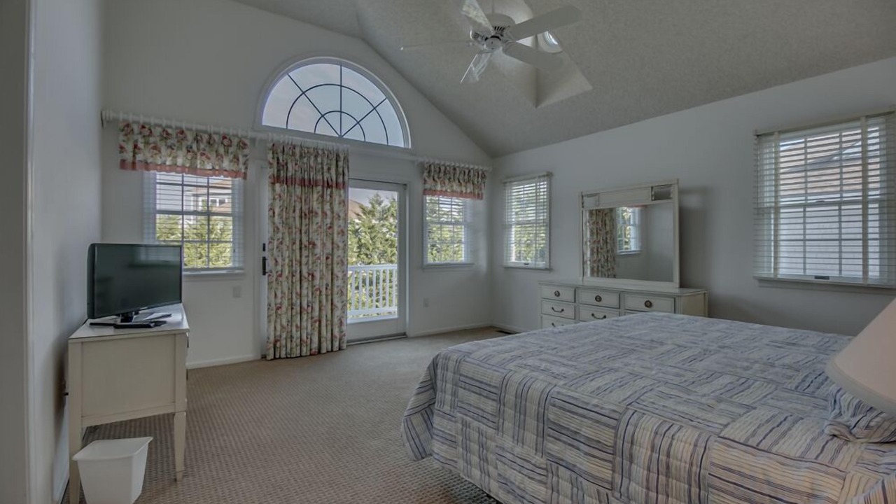 Photo of Bedroom in Avalon