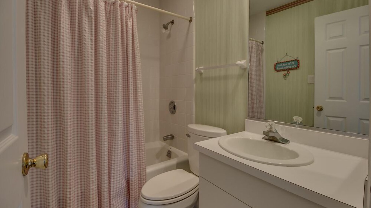 Photo of Bathroom in Avalon