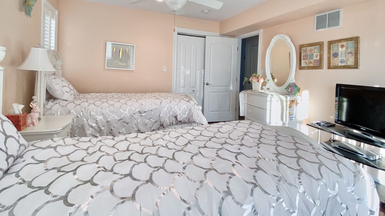Photo of Bedroom in Avalon