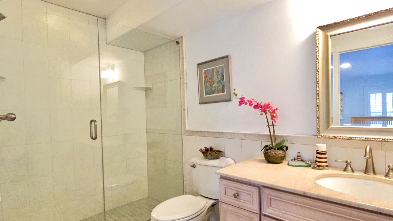 Photo of Bathroom in Avalon