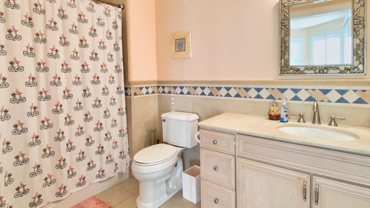 Photo of Bathroom in Avalon