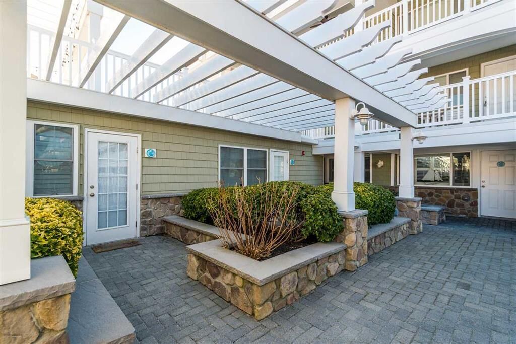 Photo of Patio Balcony in Avalon