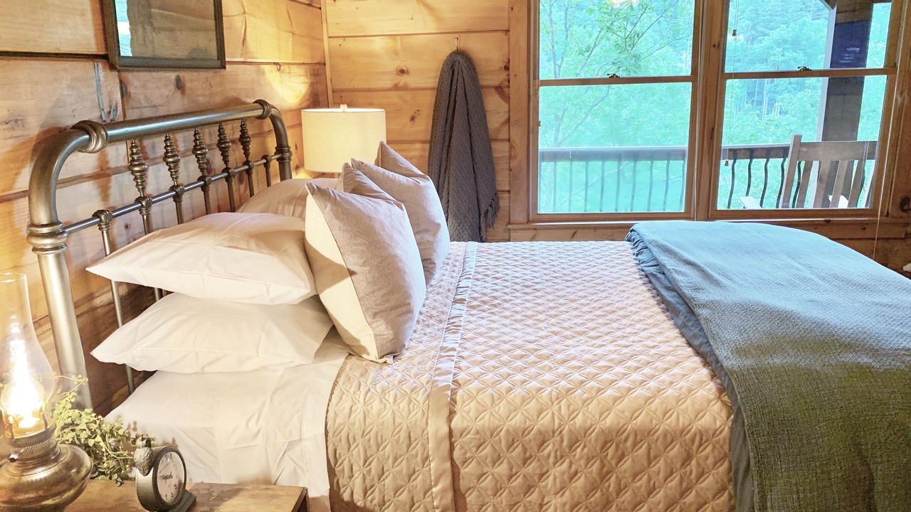 Photo of Bedroom in Hidden Lake