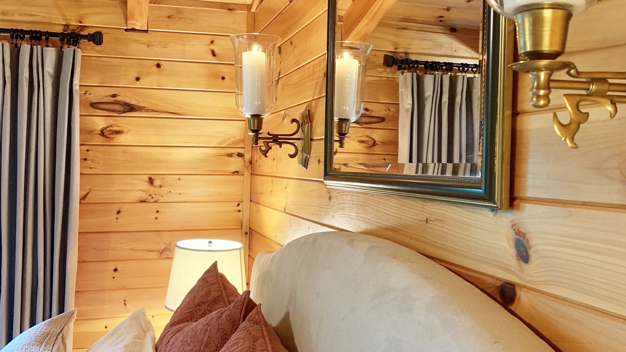 Photo of Bedroom in Hidden Lake