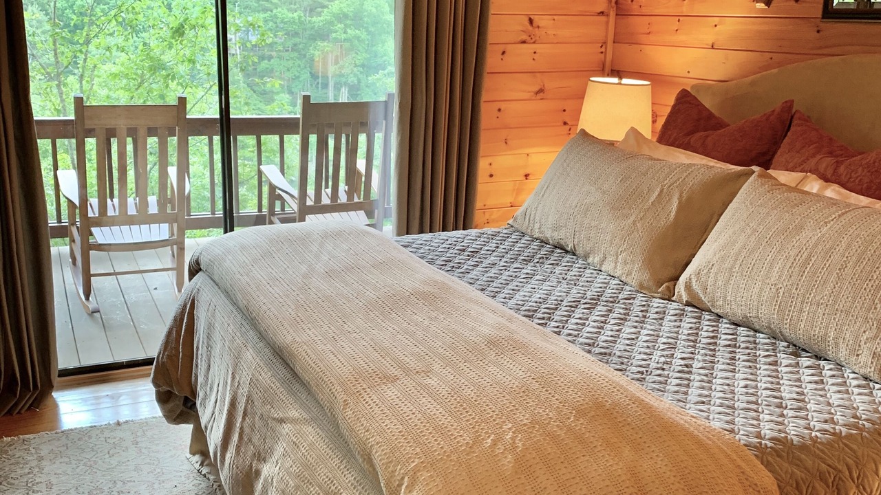 Photo of Bedroom in Hidden Lake